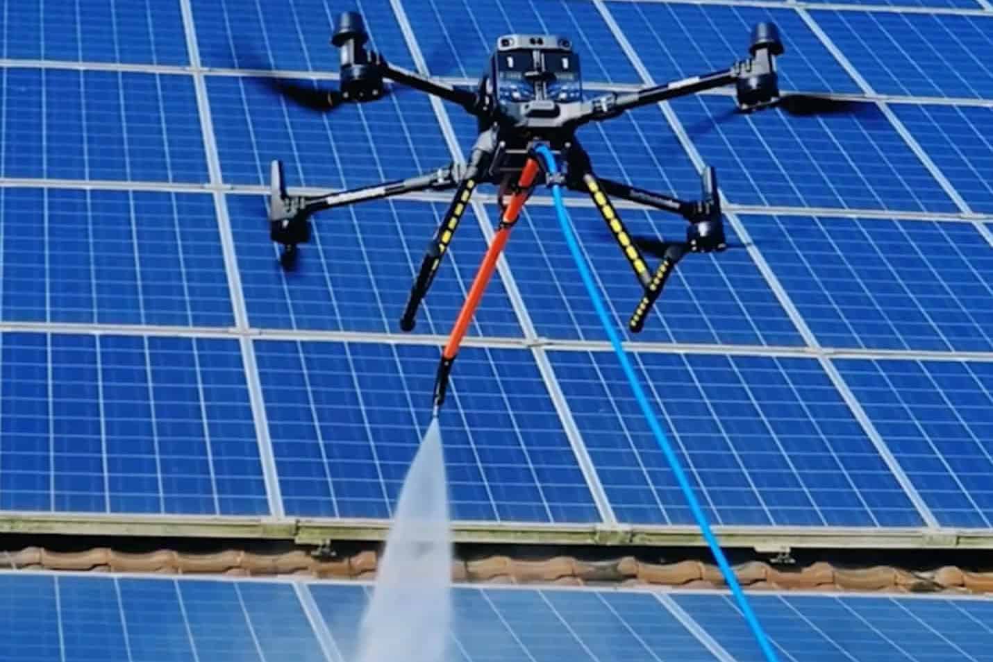 Sky Cleaning – Drohnenreinigung für Solaranlagen, Fassaden & Oberflächen | R&Z Photovoltaik